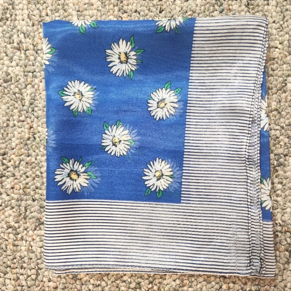 Bloomingdale's Polyester Daisy Print Scarf